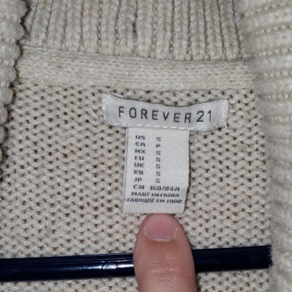 🌹🎉Host pick🎉🌹Cozy Big Buttons Cardigan - Picture 2 of 6